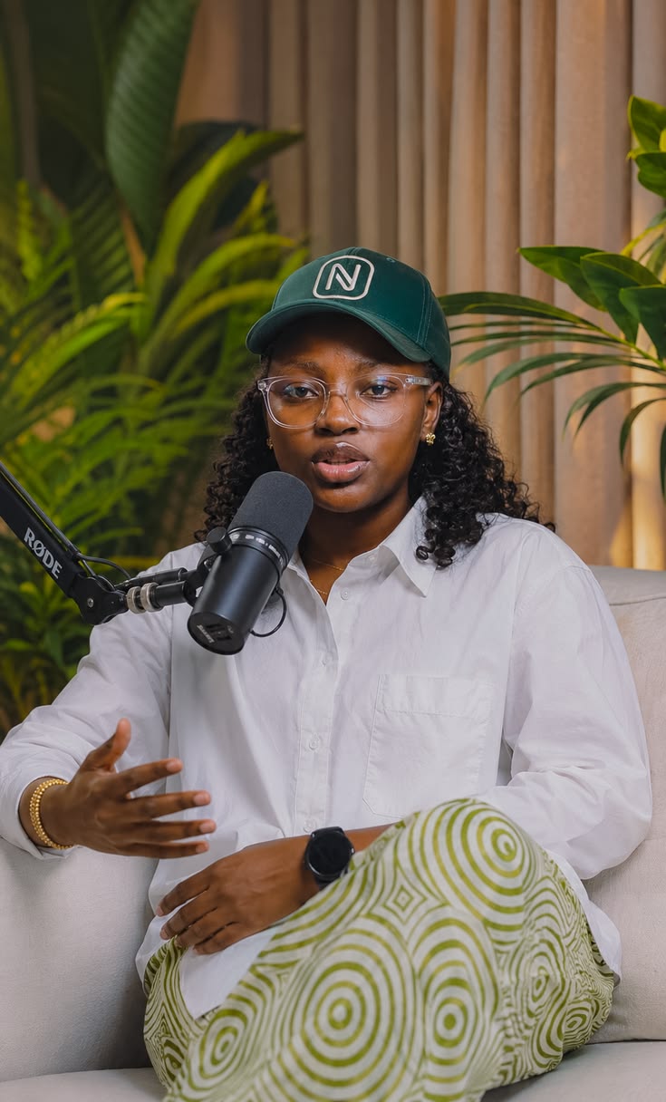 Hôte PodBoss en studio d'enregistrement